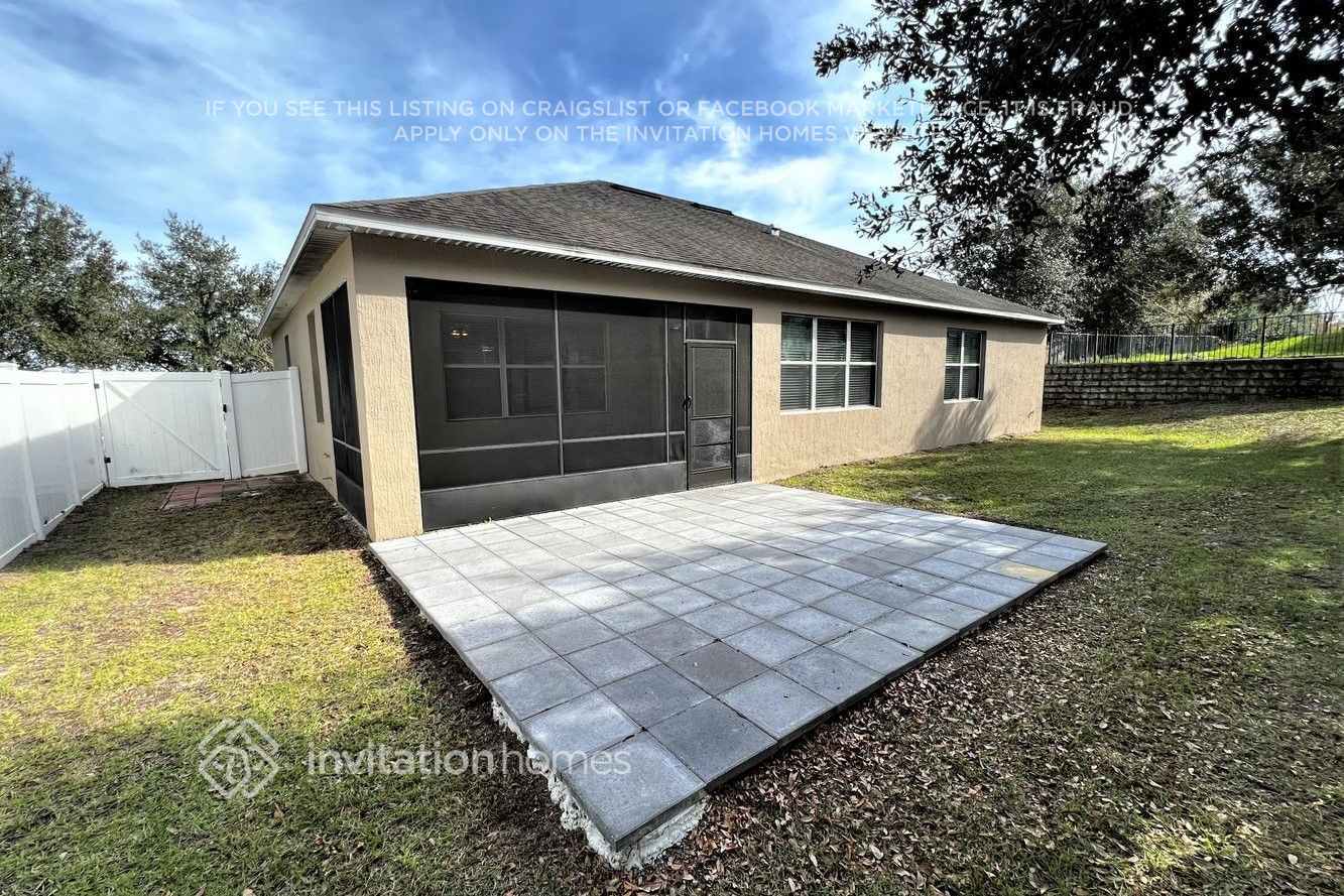 Building Photo - 2042 Misty Glen Dr