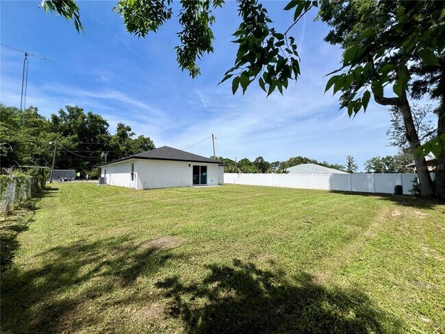 Building Photo - 13609 Markhan St