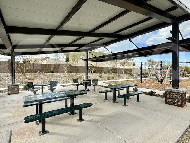 Building Photo - 1222 E La Mirada Dr