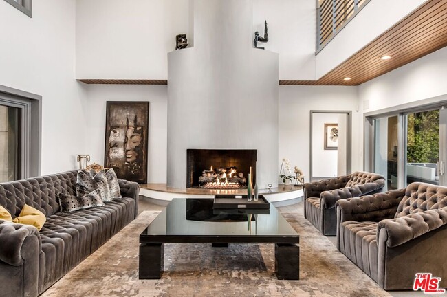 Building Photo - 11955 Pinnacle Pl