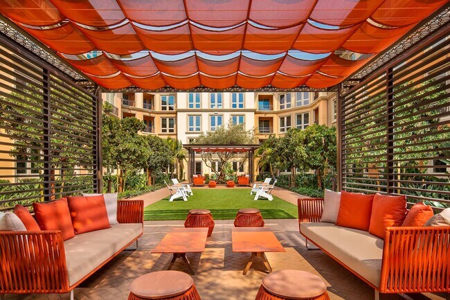 Building Photo - 7154 Miramonte