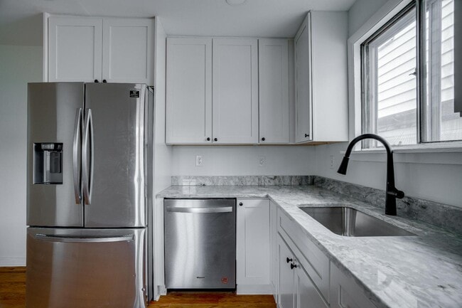 Building Photo - 2403 Flint St