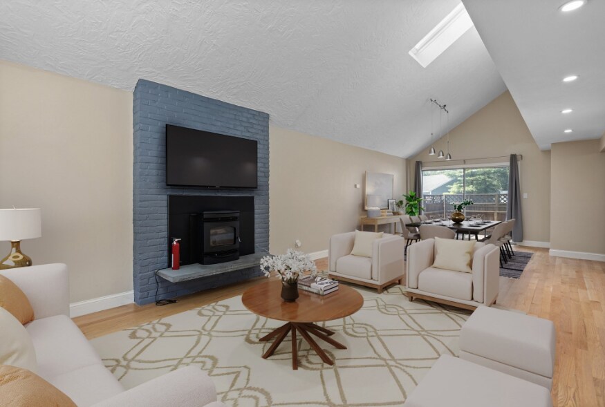 Building Photo - 134 Russet Ln