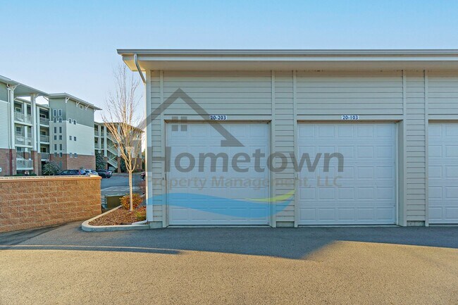 Building Photo - 355 W Waterside Dr