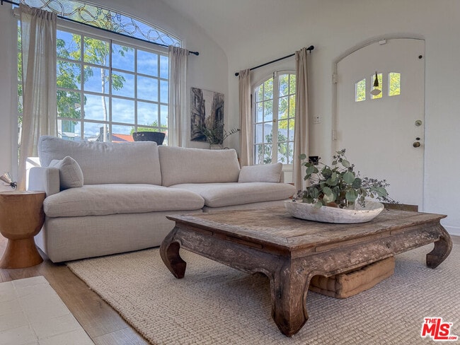 Building Photo - 316 S Wetherly Dr