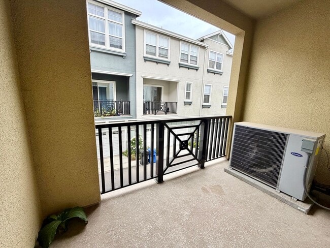 Building Photo - 37316 Suncrest St
