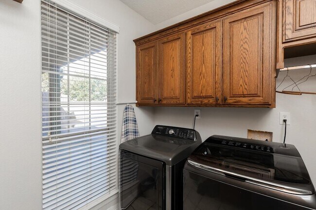 Building Photo - 665 Winchester Dr