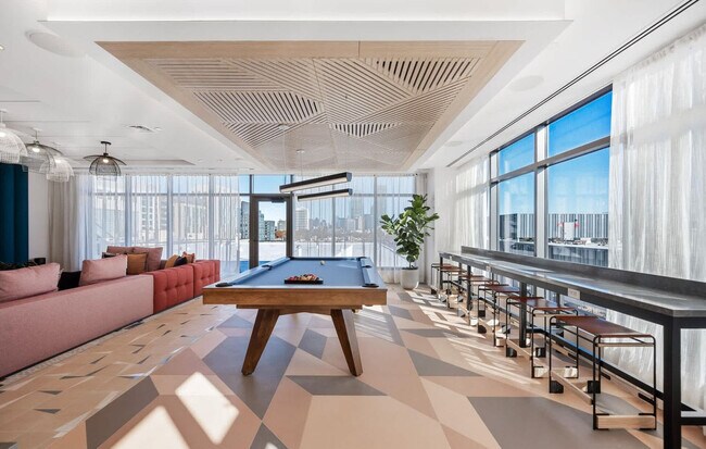 Building Photo - 79 Queensberry St