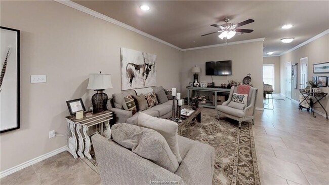 Building Photo - 4020 Golden Eagle Dr