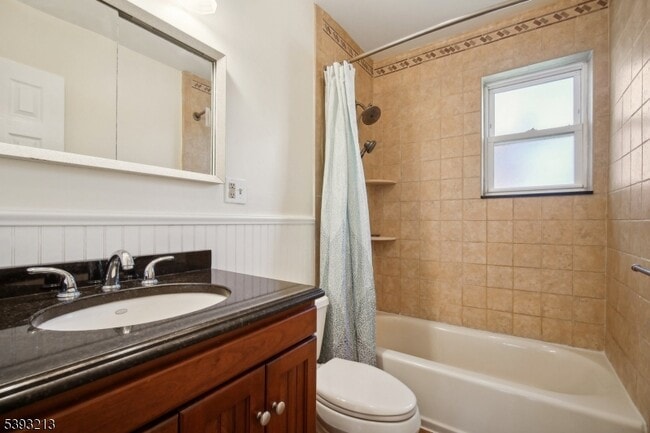 Building Photo - 300 Claremont Ave