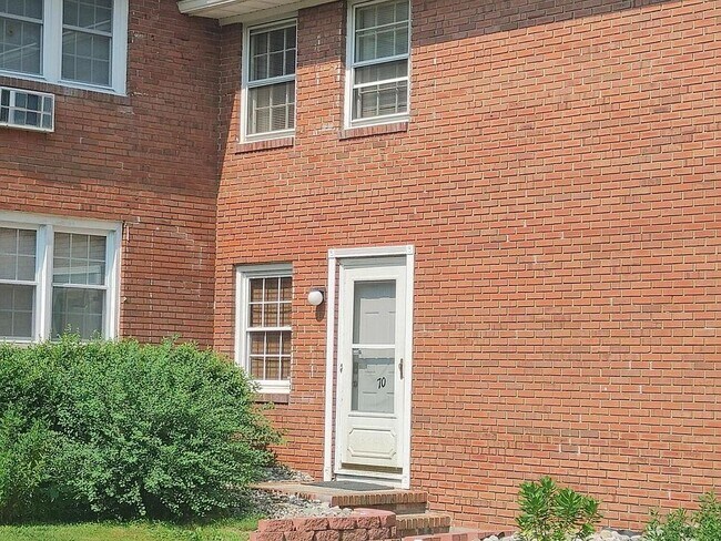 Primary Photo - 364 Westwood Ave