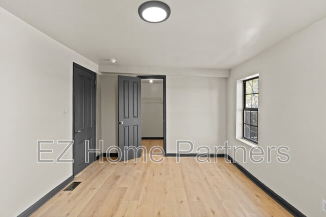 Building Photo - 2319 Indiana Ave