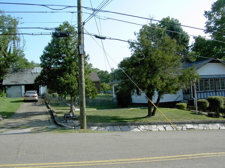 Primary Photo - 2911 Montbelle Dr