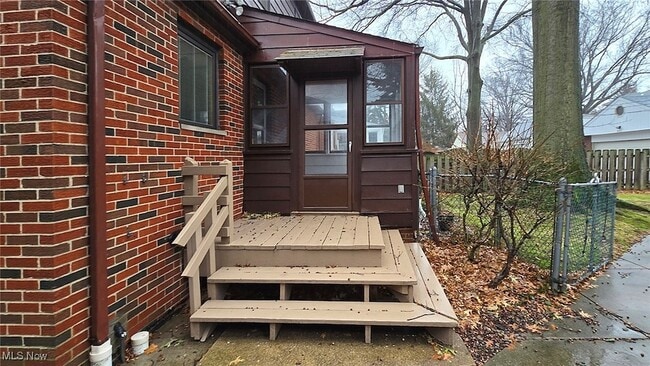 Building Photo - 70 Sunnycliff Dr