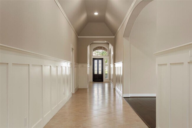 Building Photo - 196 Pine Crest Cir
