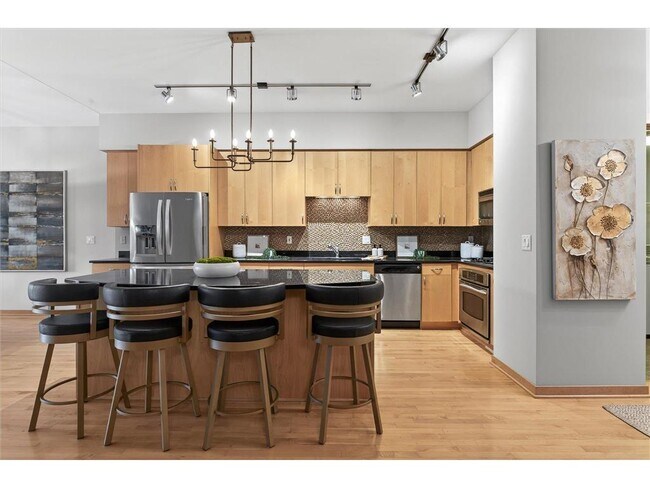 Building Photo - 111 N 4th Ave