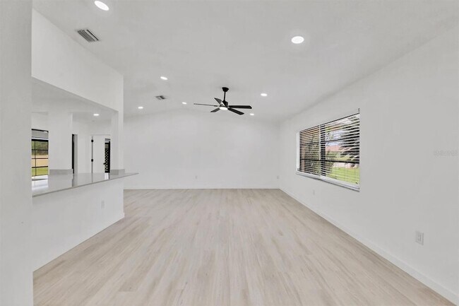 Building Photo - 948 Andrews Ave NW