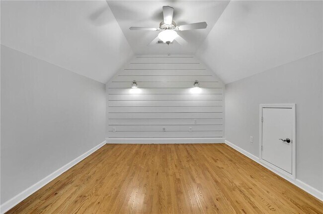 Building Photo - 11180 W Rd
