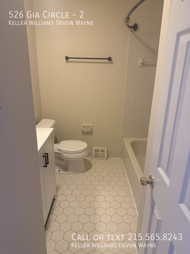 Building Photo - 526 Gia Cir