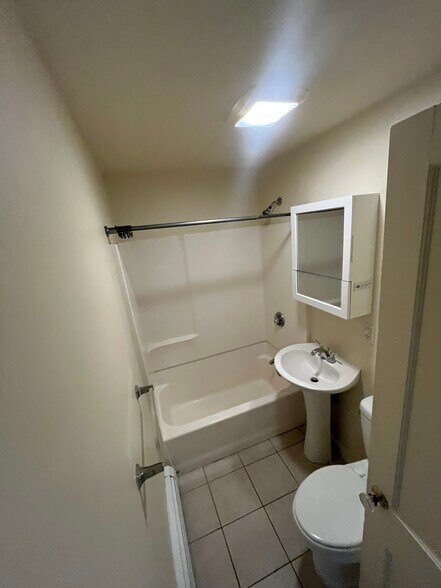 Building Photo - 34 Miles St