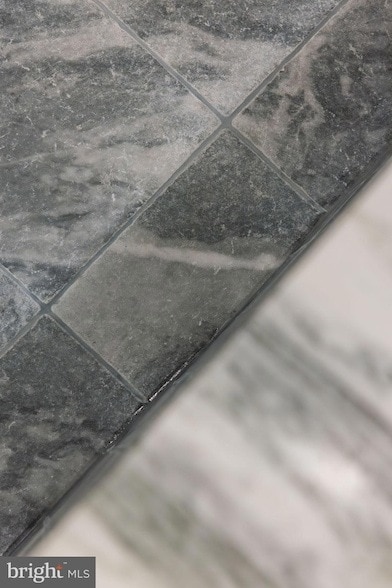 Building Photo - 2460 Ontario Rd NW