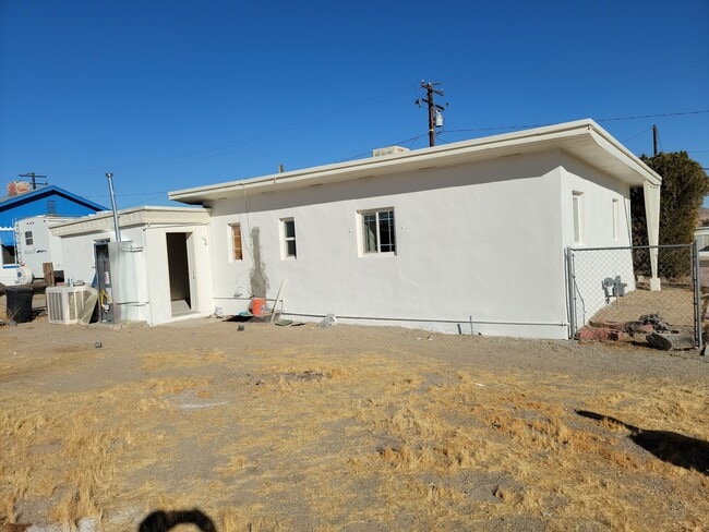 Building Photo - 36840 Camarillo Ave