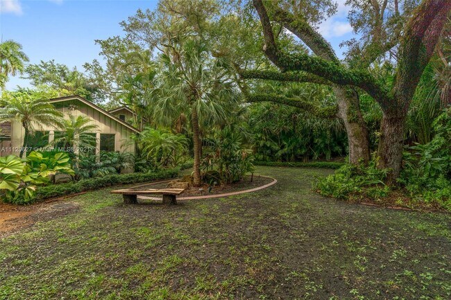 Building Photo - 3670 Avocado Ave