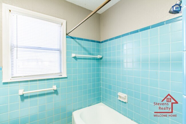 Building Photo - 2524 Prentice NW