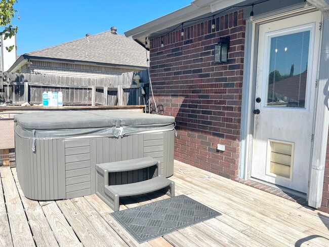 Building Photo - NEW IN MANAGEMENT - AVAILABLE NOW