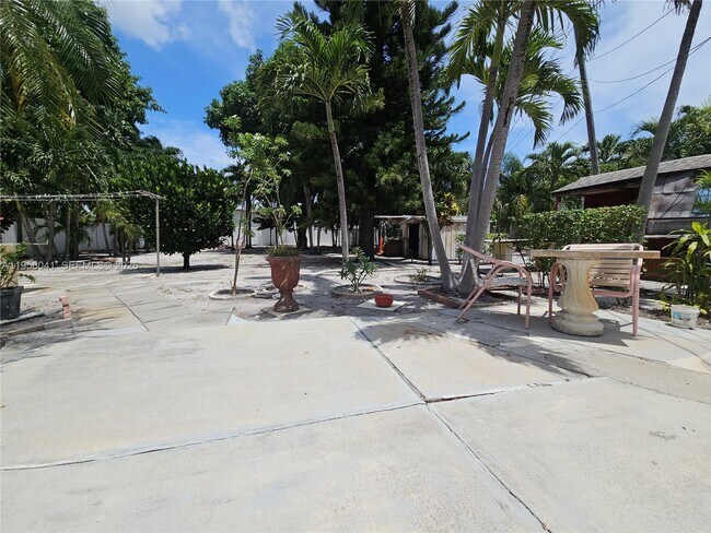 Building Photo - 2323 Polk St