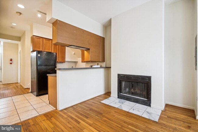 Building Photo - 2025 11th St NW