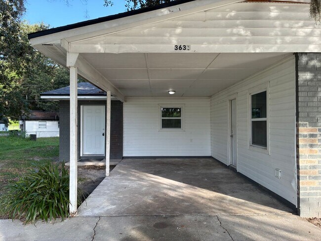Building Photo - 3629-3631 N Fontage Rd