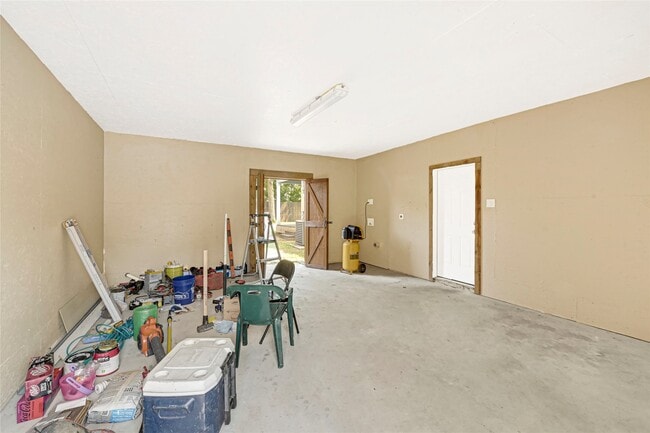Building Photo - 7125 Gillen St