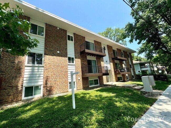 Building Photo - 1132 W 41st Terrace