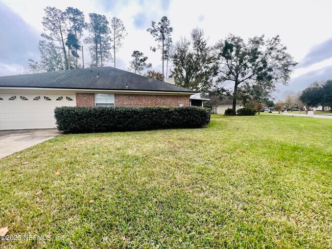 Building Photo - 1455 Silver Bell Ln