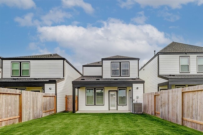 Building Photo - 12318 Basilwood Dr