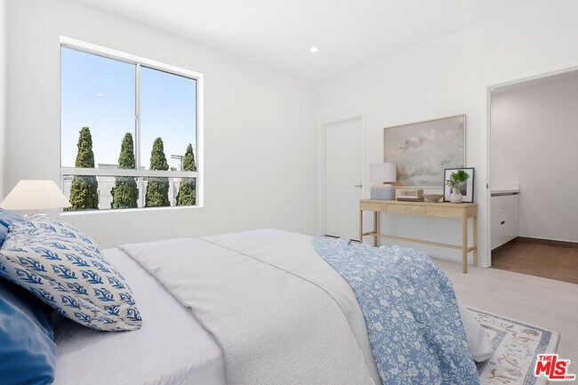 Building Photo - 11727 Kiowa Ave