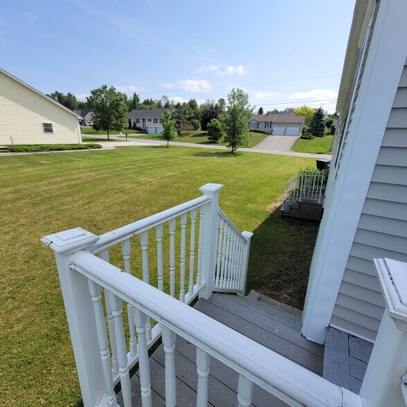 Building Photo - 96 Lasalle Dr