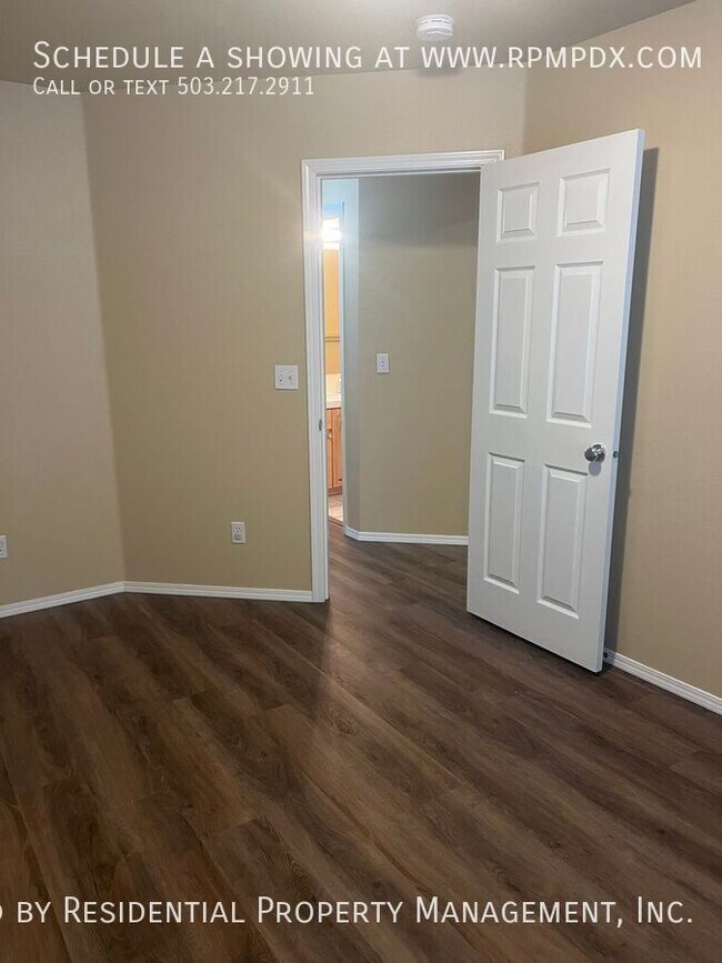 Building Photo - 17284 SW Pleasanton Ln