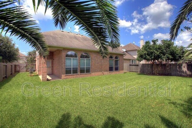 Building Photo - 10024 Hidden Falls Dr