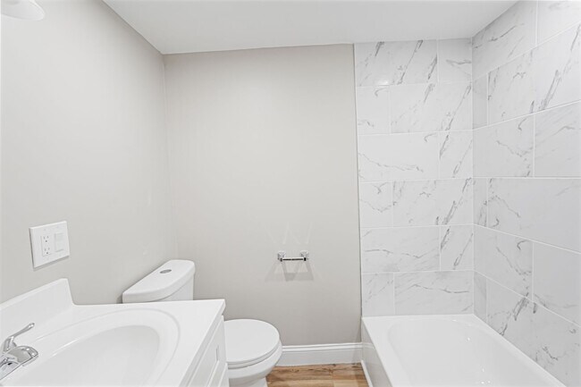 Building Photo - 98 Southville Rd