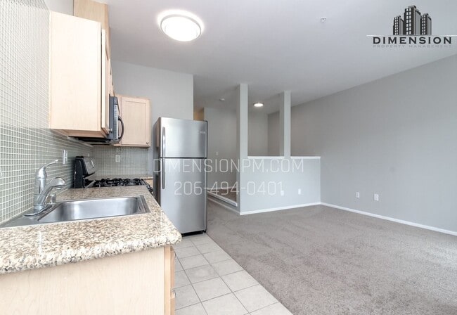 Building Photo - Beautifully Remodeled Studio in a Prime Lo...