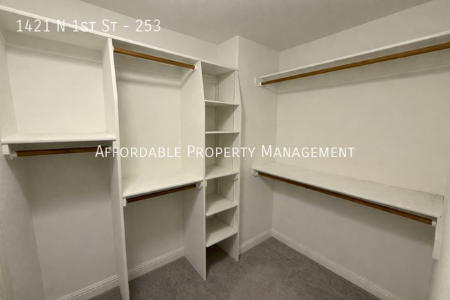 Building Photo - 1421 N First St