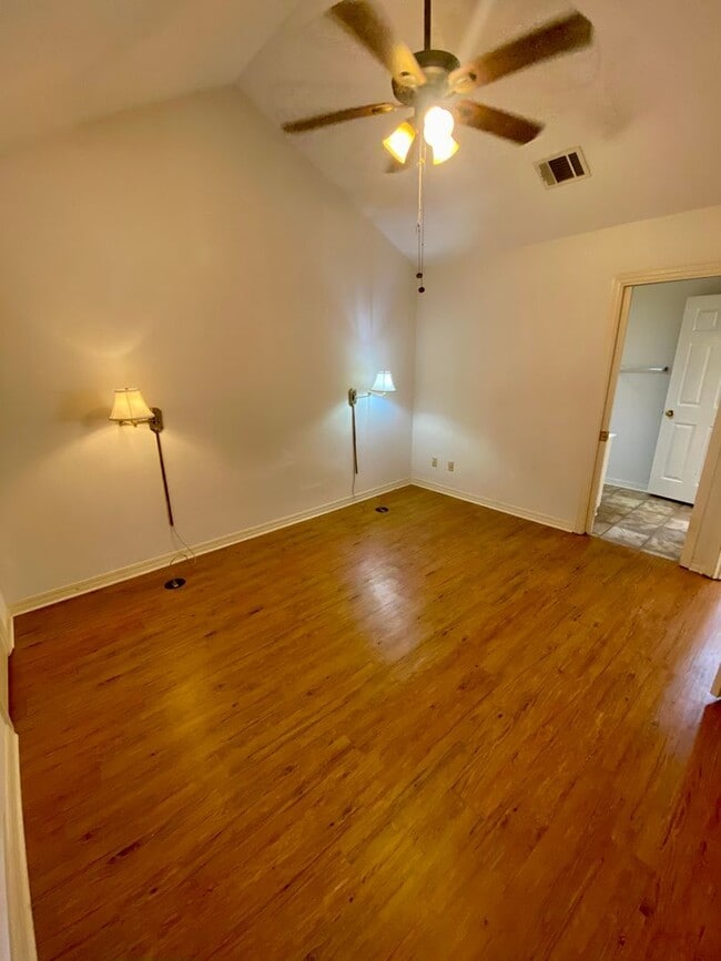 Building Photo - ** AVAILABLE NOW ** EASTWOOD ON THE BAYOU ...