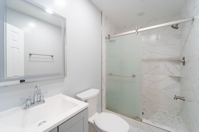 Building Photo - Beautiful Home With an Excellent Location in Potomac, MD