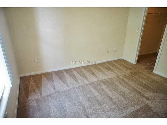 Building Photo - Cozy 1 Bedroom Condo in SW