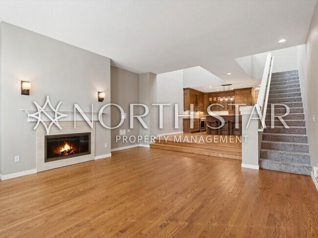 Building Photo - First Addition Townhome in Prime Location