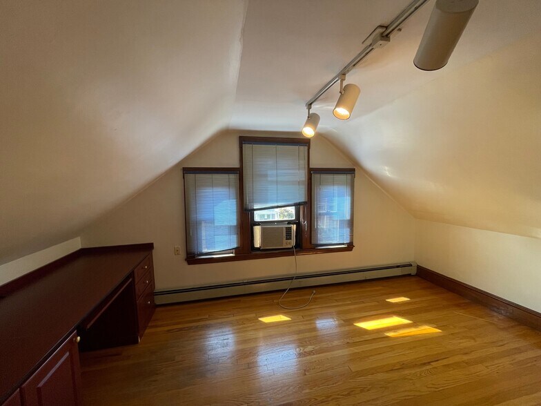 Building Photo - 138 North St