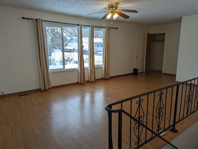 Building Photo - Spacious Clarkston Heights house - 1 pet a...