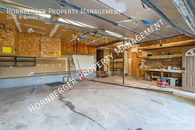 Building Photo - 1407 W Spring Ln
